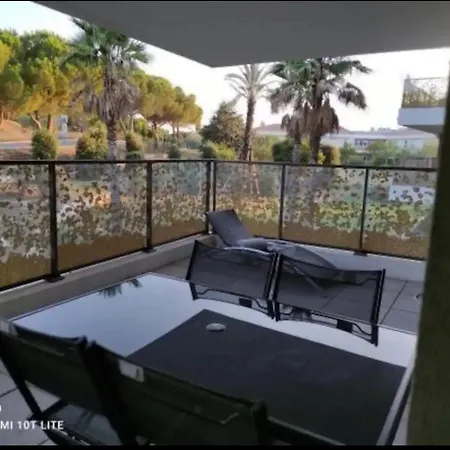 Апартаменты T2 Cosy Avec Piscine